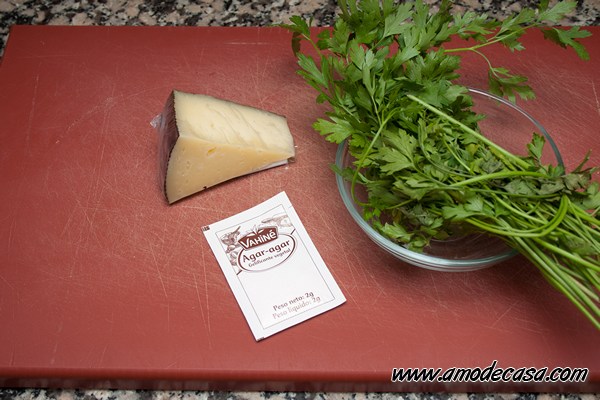 Ingredientes de la receta de queso y perejil