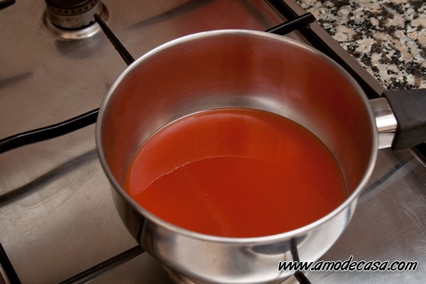 Agua de tomate con agar
