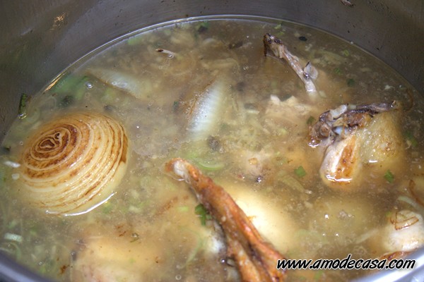 Caldo de pollo