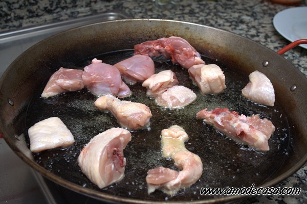 Paella Valenciana Tradicional Paella Valenciana Tradicional
