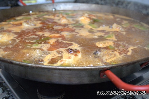 Paella Valenciana Tradicional Paella Valenciana Tradicional
